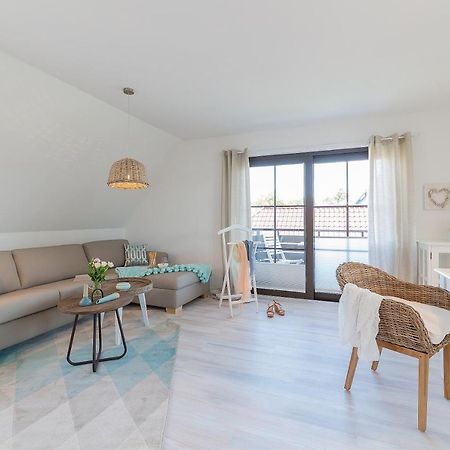 Ferienwohnungen Haus Am Strand ツィングシュト エクステリア 写真