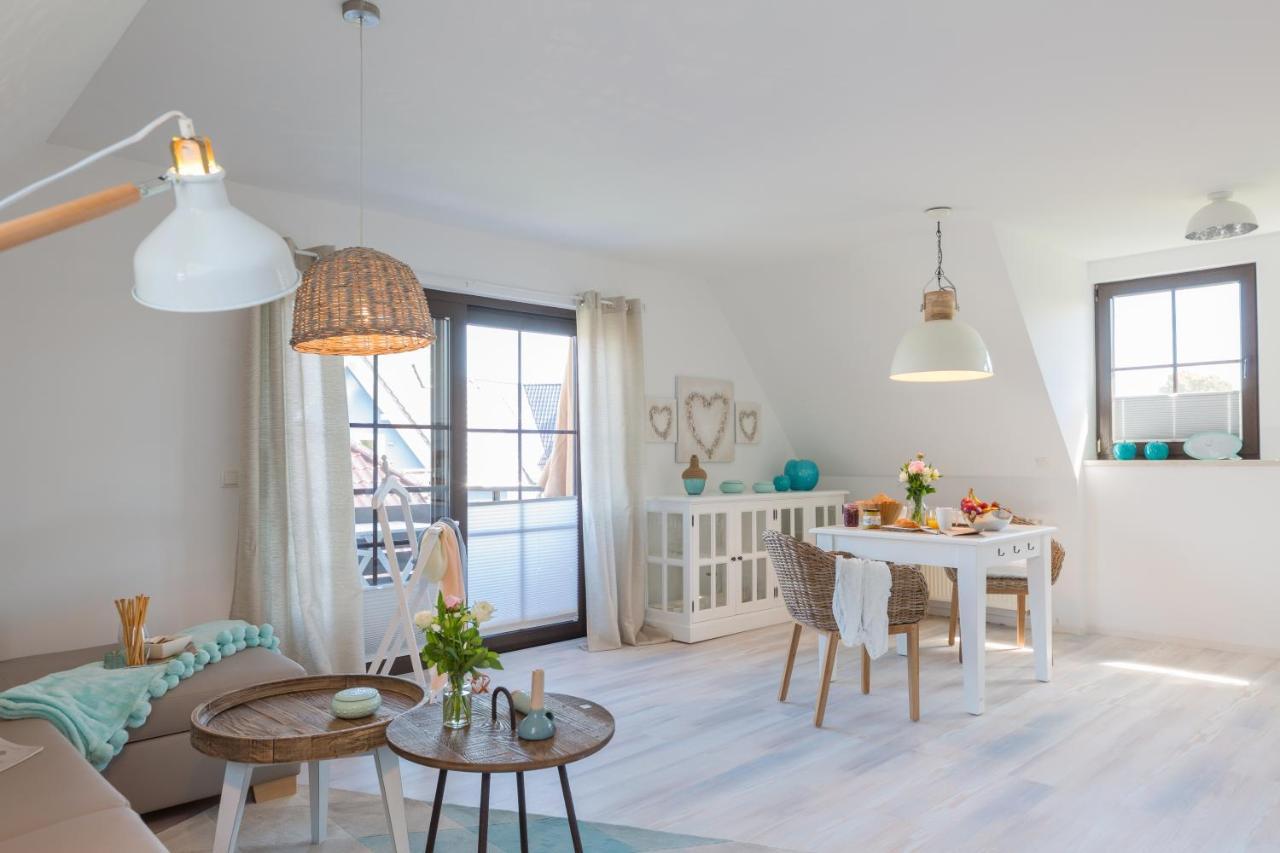 Ferienwohnungen Haus Am Strand ツィングシュト エクステリア 写真
