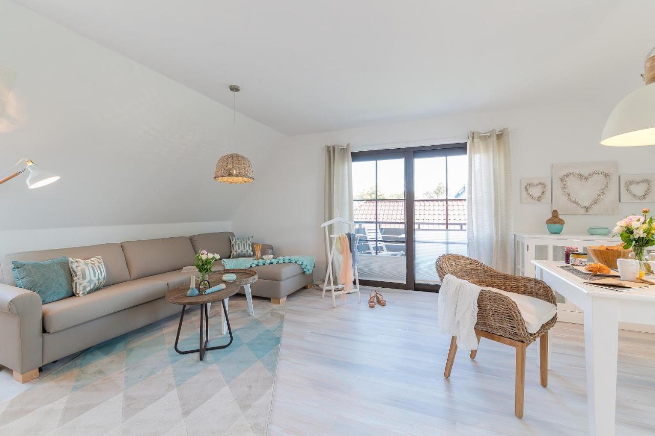 Ferienwohnungen Haus Am Strand ツィングシュト エクステリア 写真