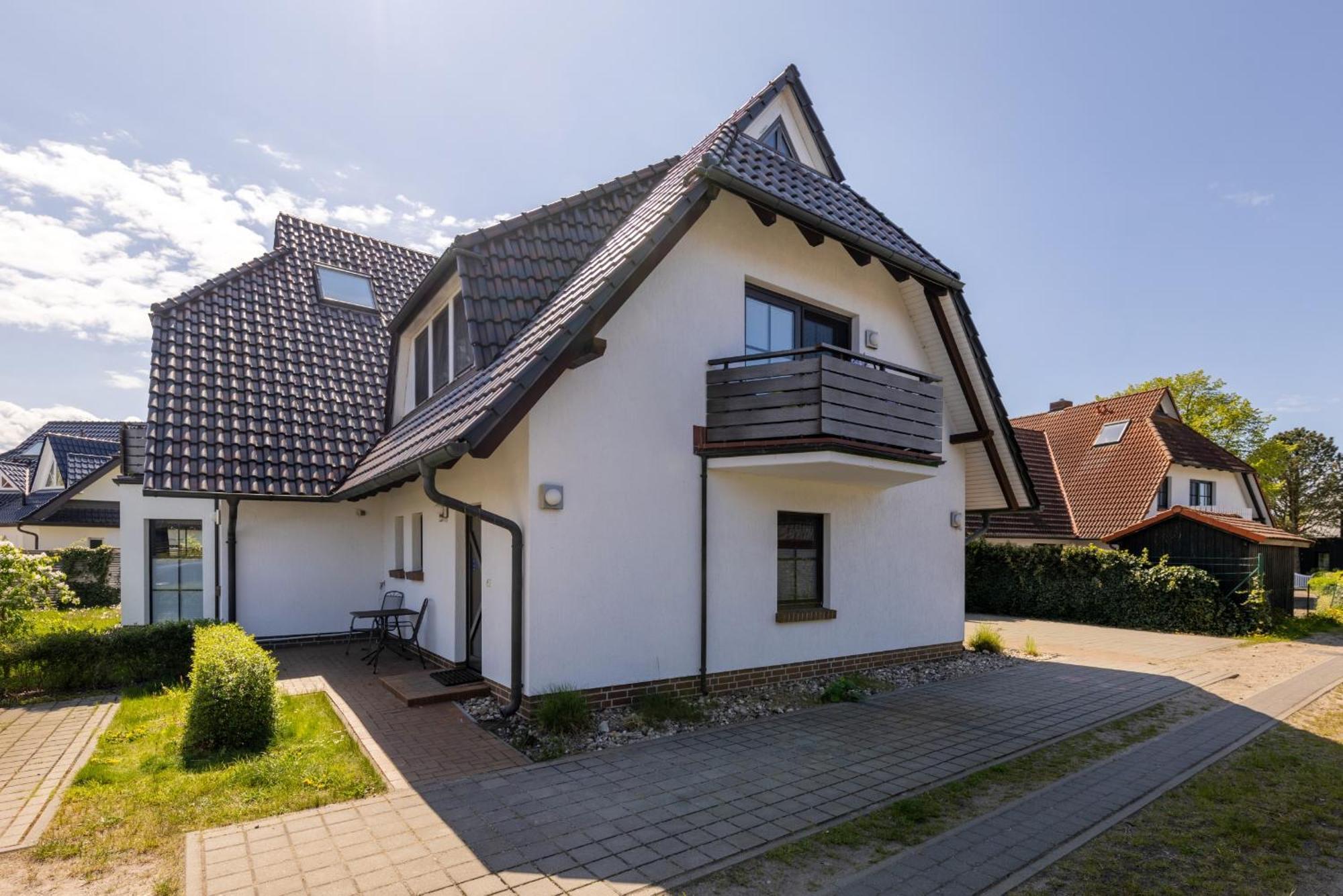 Ferienwohnungen Haus Am Strand ツィングシュト エクステリア 写真