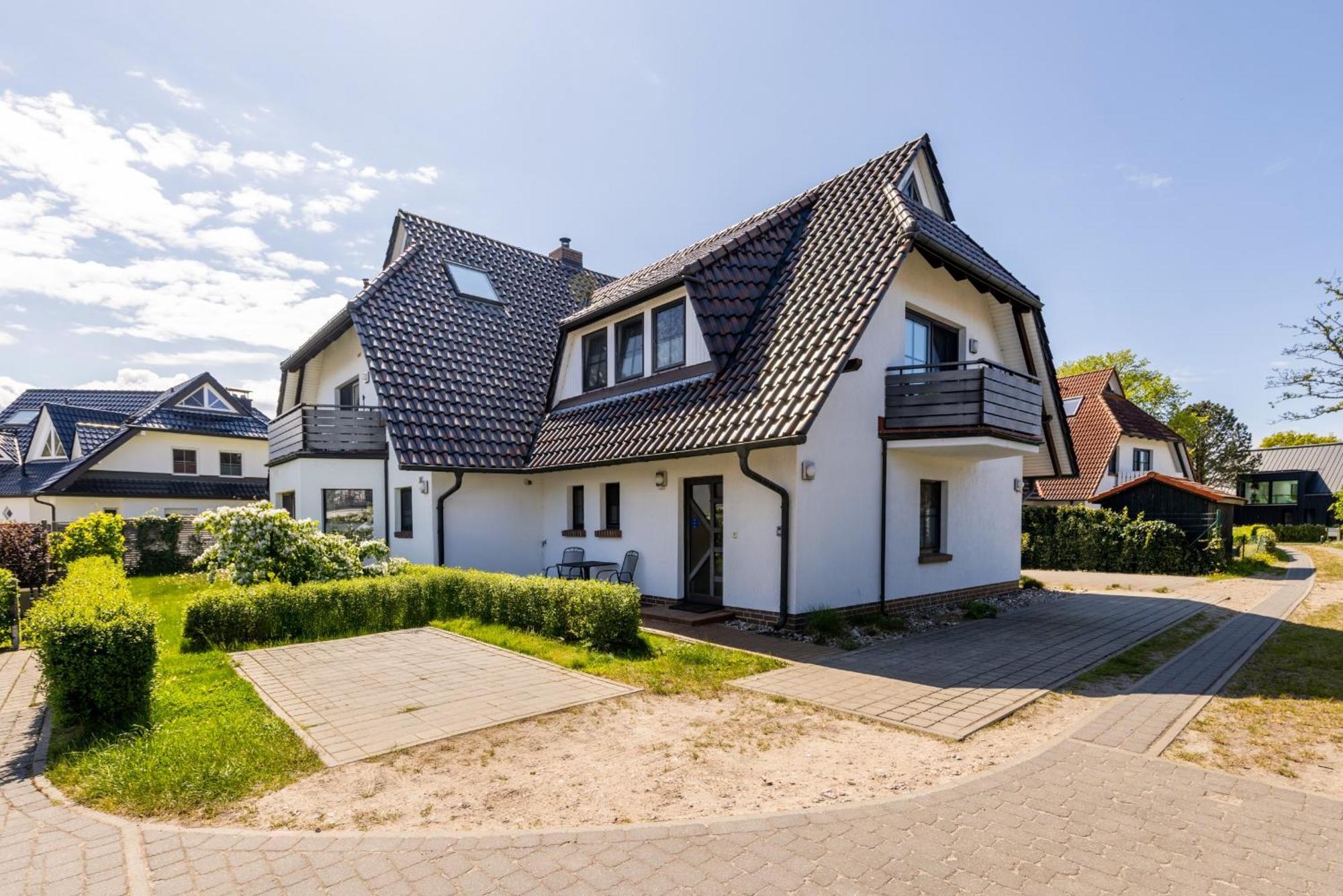 Ferienwohnungen Haus Am Strand ツィングシュト エクステリア 写真